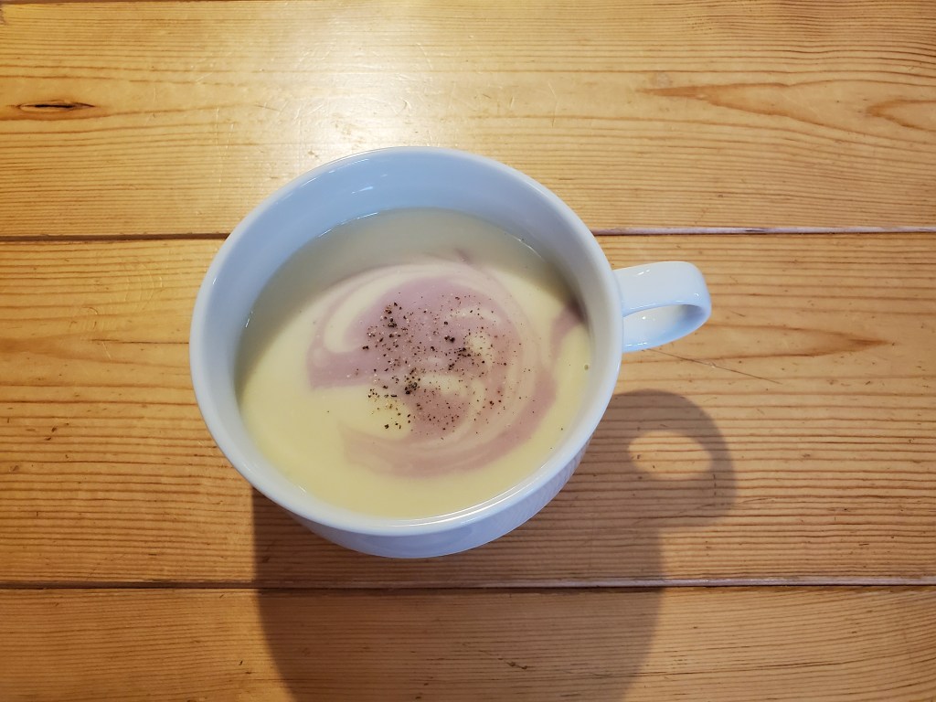完成2色のじゃがいもスープ！